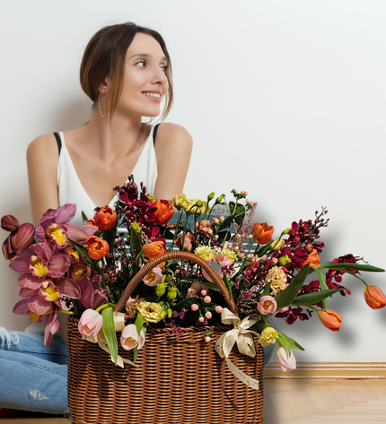 Luxury Pumpkin Spice Flower basket – Peach & Lemon Roses | Best Online Flower Delivery Dubai