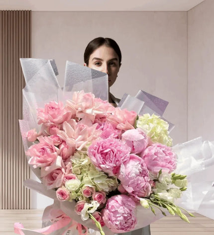 Sloane White & Pink Roses Flowers Hydrangea Bouquet Cheap Flowers Dubai