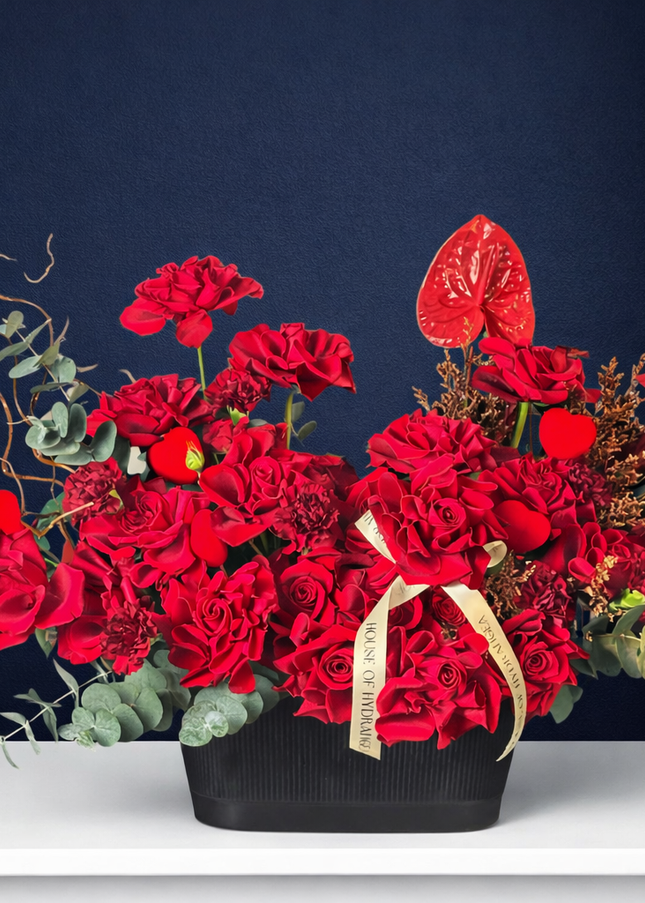 Classic Black - Red Roses