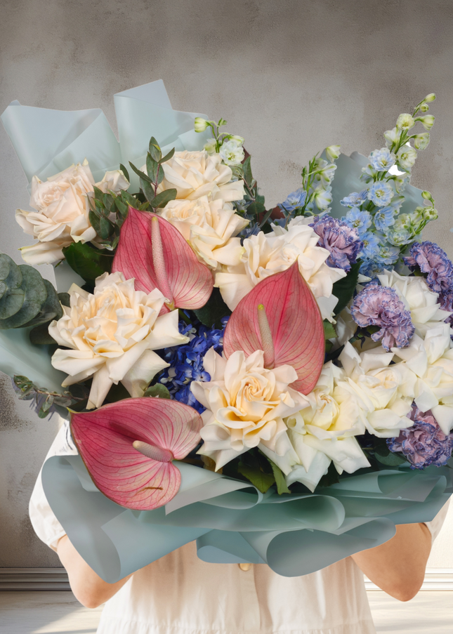 Sloane White & Pink Roses Flowers – Hydrangea | Bouquet Cheap Flowers Dubai