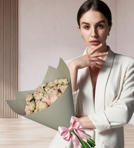 Blush Petit Flowers  Elegant Arrangement   Online Order Bouquet of Flowers Dubai