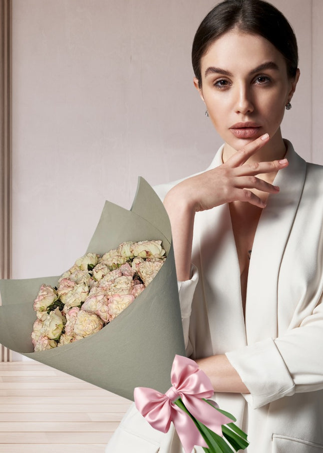 Blush Petit Flowers  Elegant Arrangement   Online Order Bouquet of Flowers Dubai