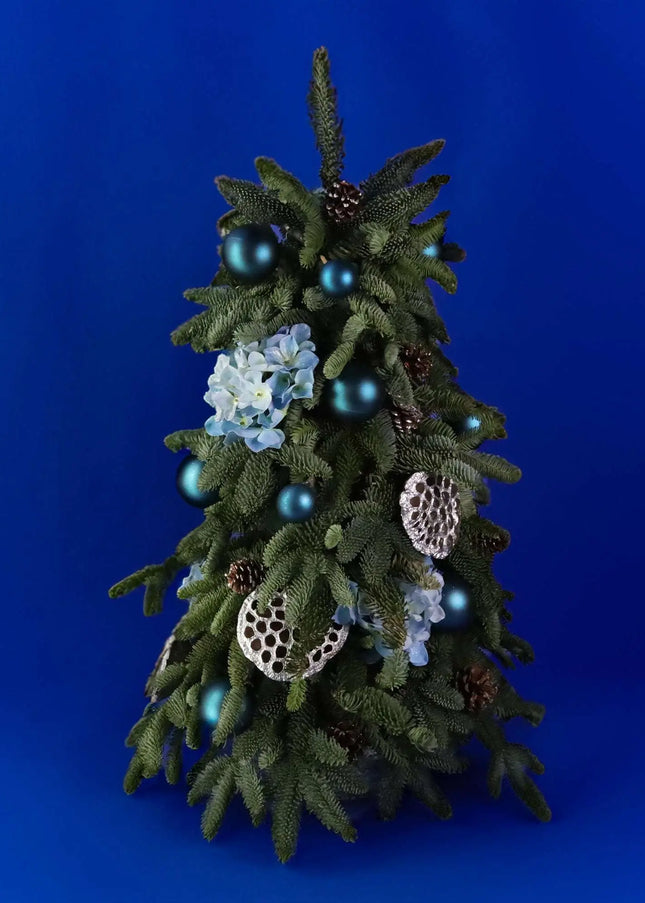 hristmas cracker flowers buy christmas flowers dubai