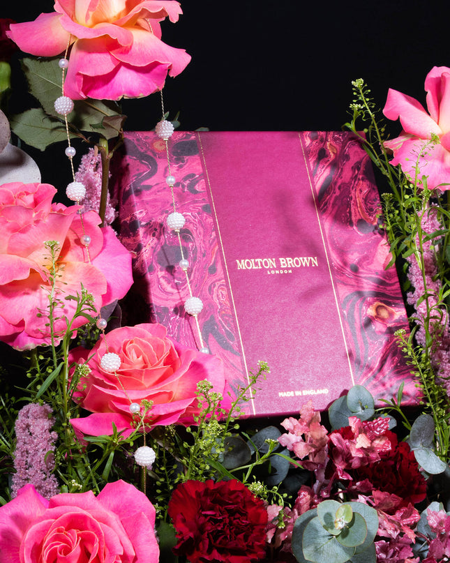 molten brown gift hampers with freshflowers