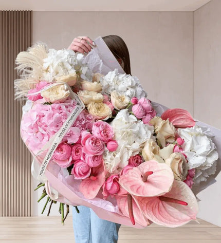 Sawyer Exquisite Flowers Bouquet White & Pink Roses Hydrangeas Flowers Delivery in Dubai
