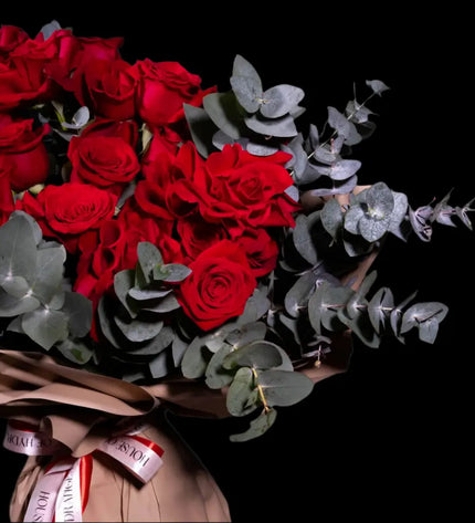 Simple Red 12 Vibrant Red Roses Flowers Valentines Day Flowers Dubai