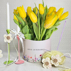 yellow-flowers-awakening-hat-box-fresh-flowers